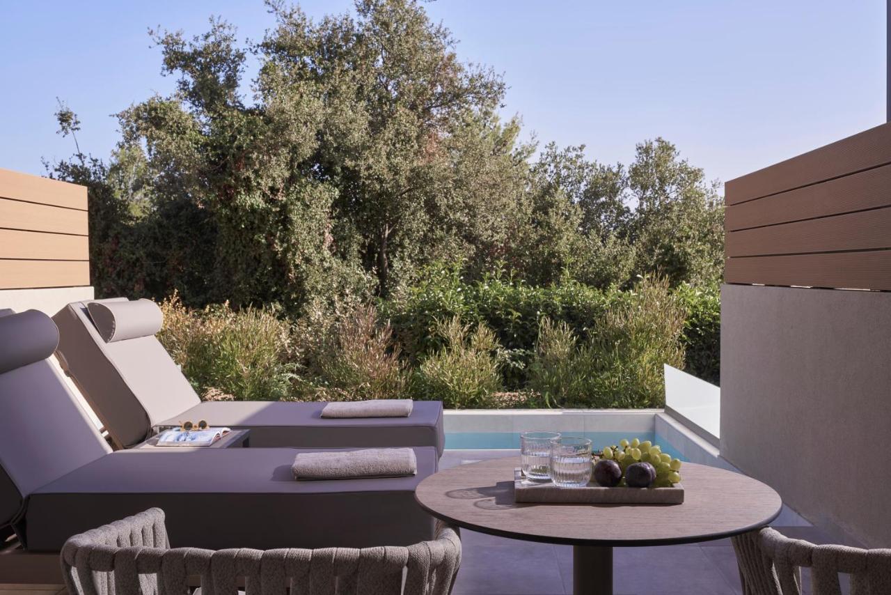 Celestial All Suites Afrato Quarto foto