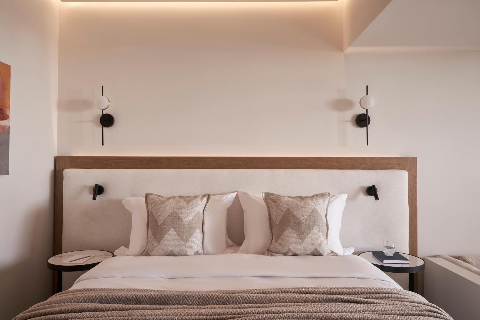 Celestial All Suites Afrato Quarto foto